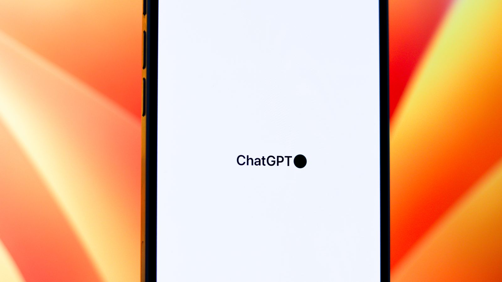 Celular com o ChatGPT aberto na tela